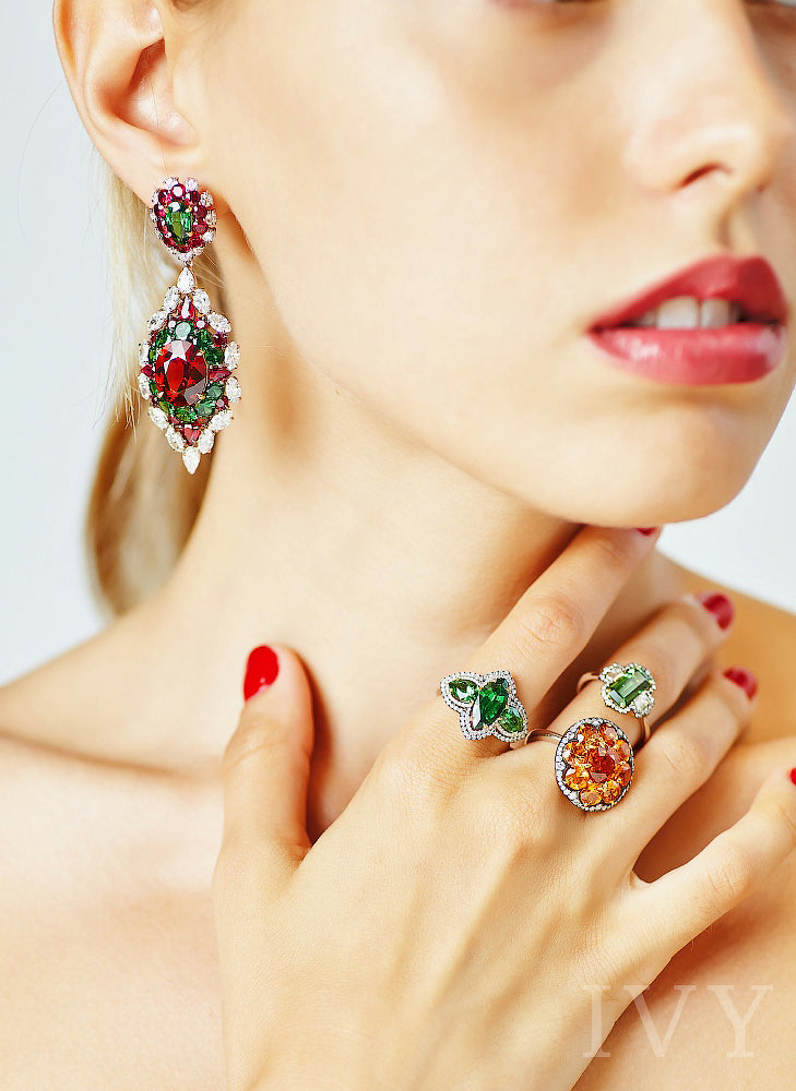 Tsavorite and Diamond Ring