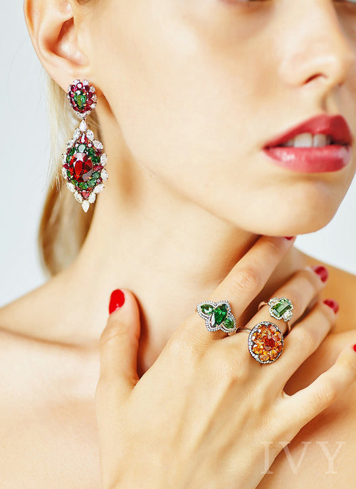 Tsavorite and Diamond Ring