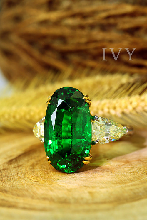 Tsavorite and Yellow Diamond Ring